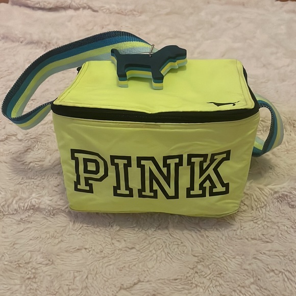 VS PINK Lunchbox - Picture 2 of 4